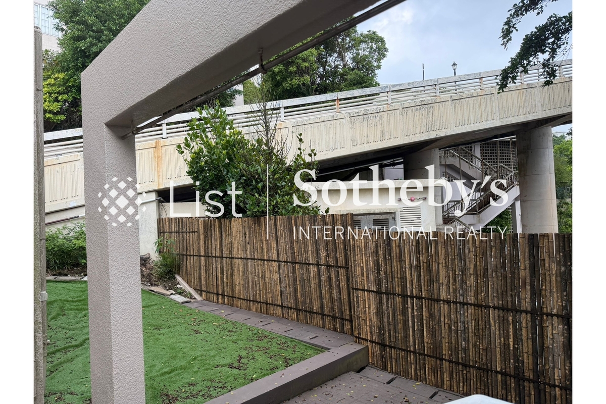 King's Court 龙庭 | Private Garden off Dining Room