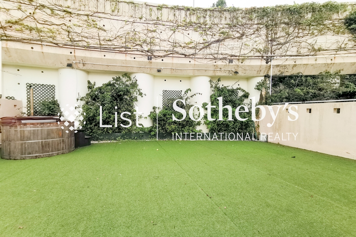 King's Court 龍庭 | Private Terrace off Family Room