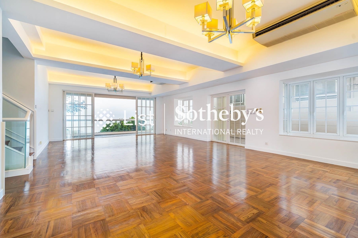 King's Court 龍庭 | Living and Dining Room