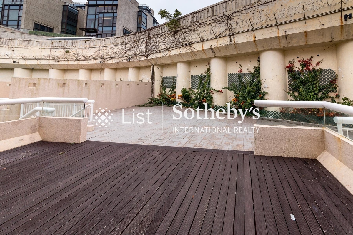 King's Court 龍庭 | Private Terrace off Living and Dining Room