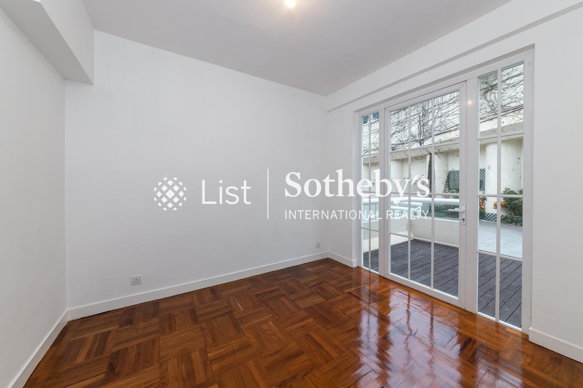 King's Court 龍庭 | Third Bedroom