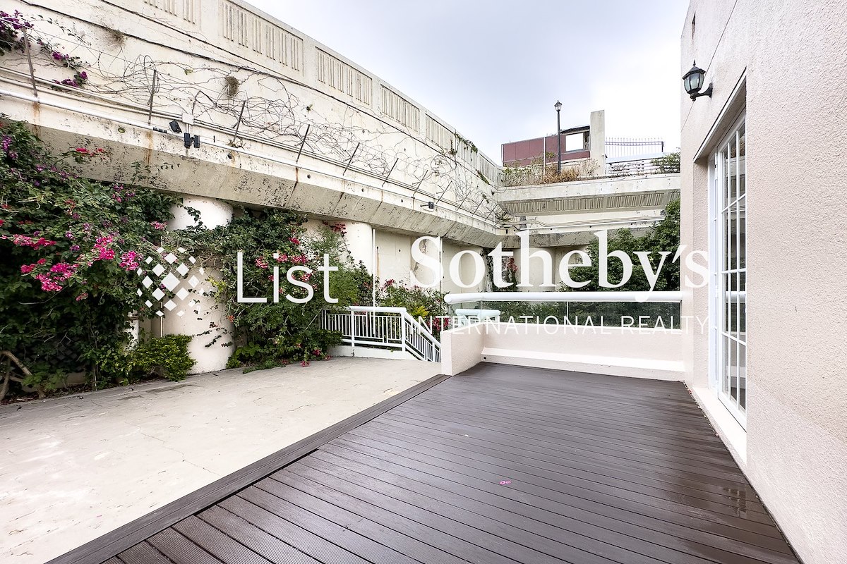 King's Court 龙庭 | Private Terrace off Family Room