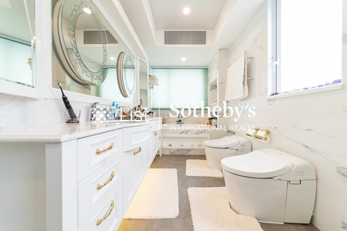 Waiga Mansion 維基樓 | Master Bathroom