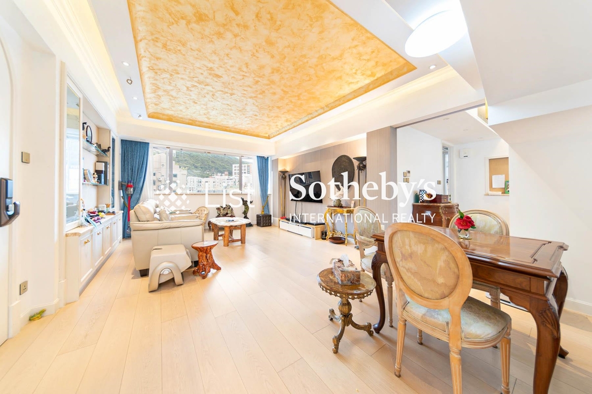 Waiga Mansion 維基樓 | Living and Dining Room