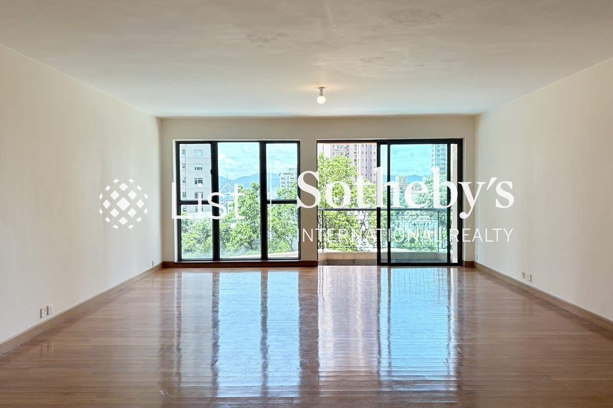 Haddon Court 海天閣 | Living and Dining Room