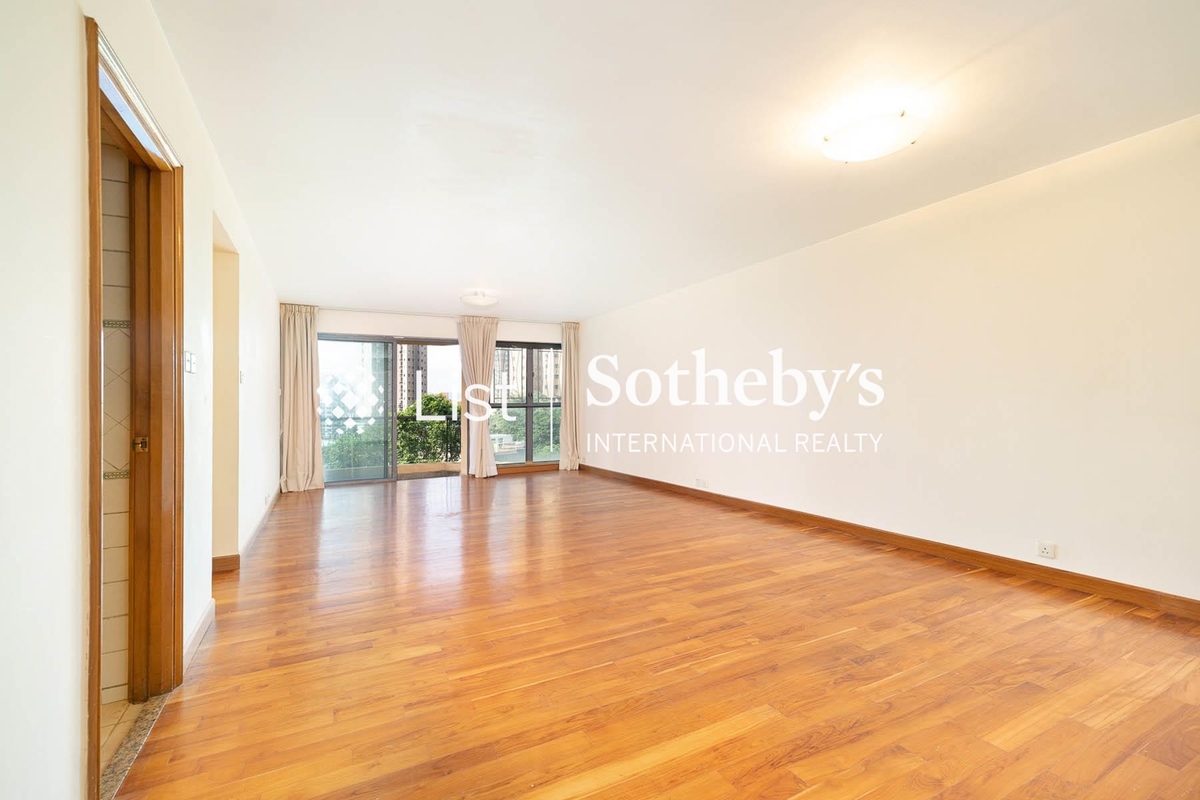 Haddon Court 海天閣 | Living and Dining Room