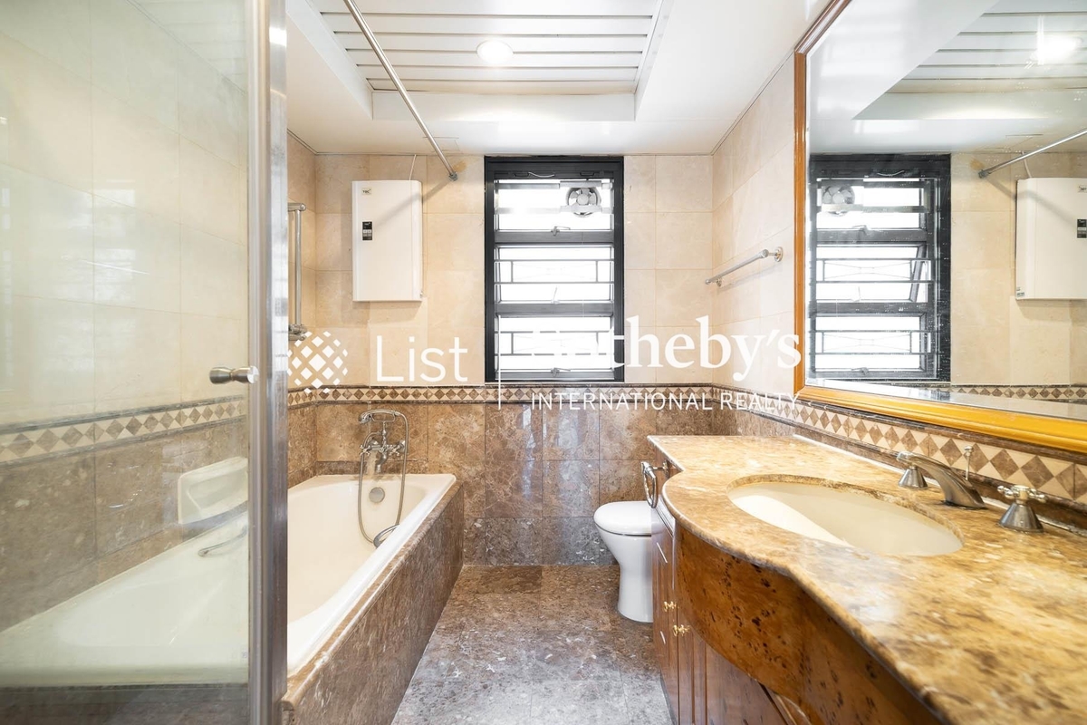 Haddon Court 海天閣 | Master Bathroom