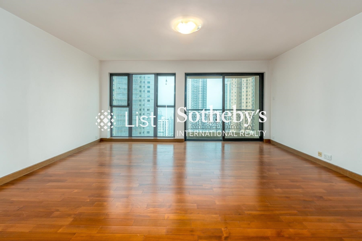 Haddon Court 海天閣 | Living and Dining Room