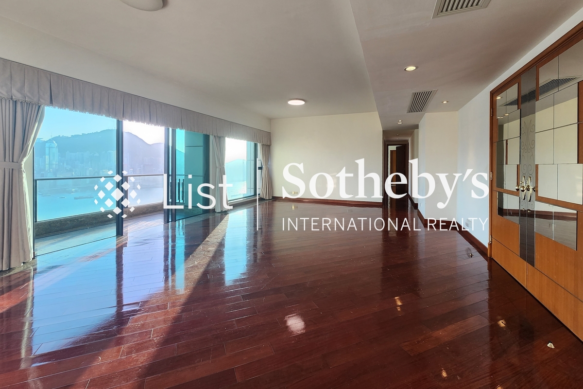 The Arch 凱旋門 | Living and Dining Room