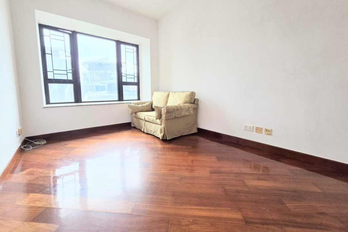 The Arch 凱旋門 | Living and Dining Room