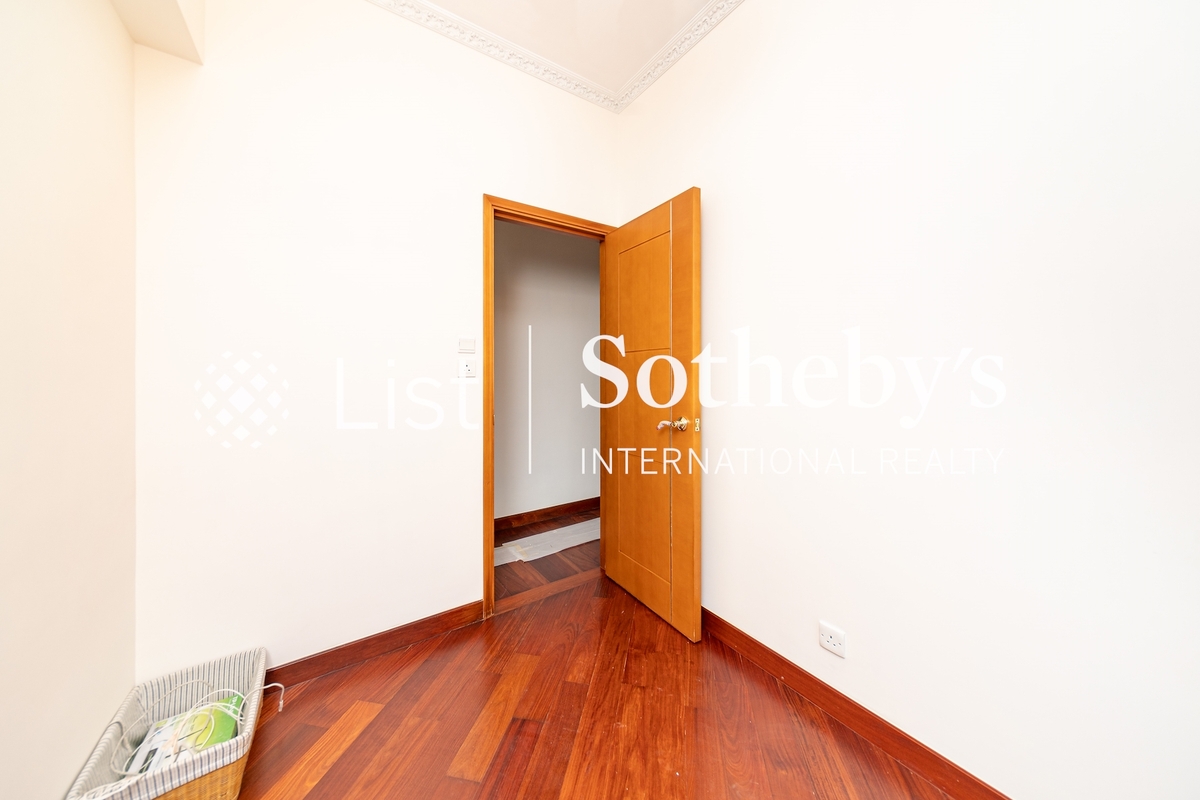 The Arch 凯旋门 | Third Bedroom