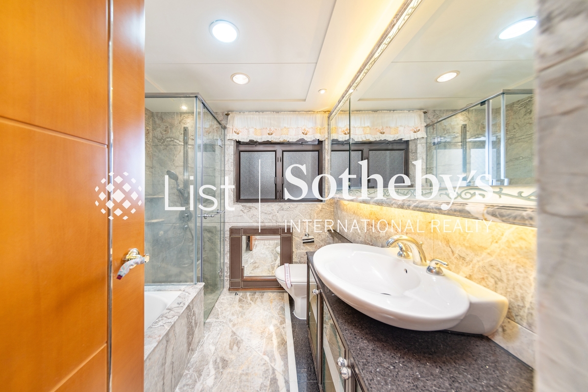 The Arch 凯旋门 | Master Bathroom