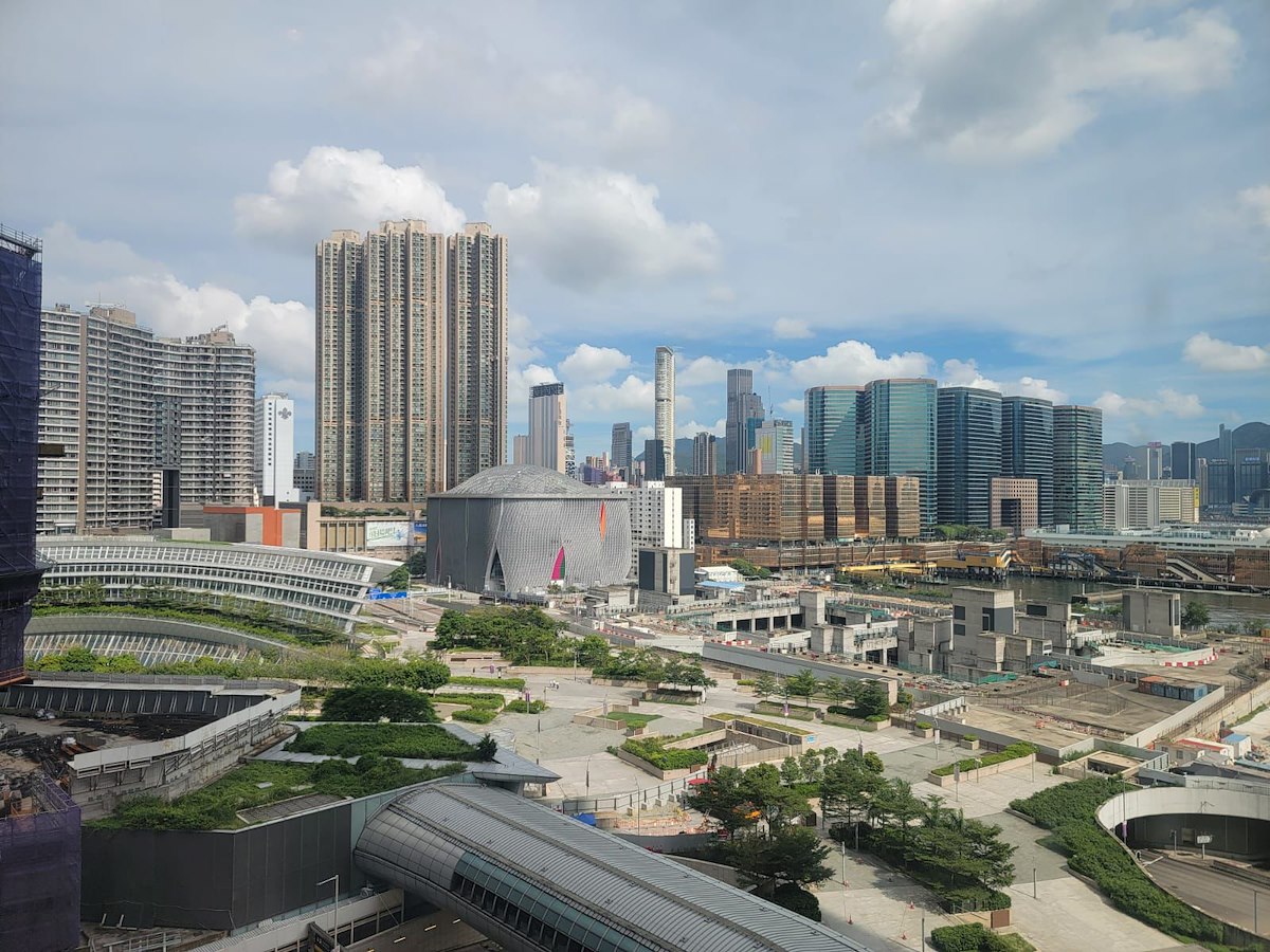 The Arch 凱旋門 | View from Living and Dining Room