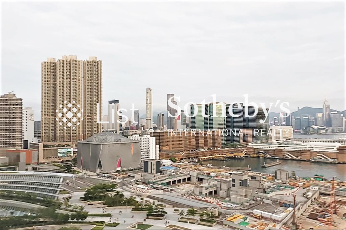 The Arch 凱旋門 | View from Living and Dining Room