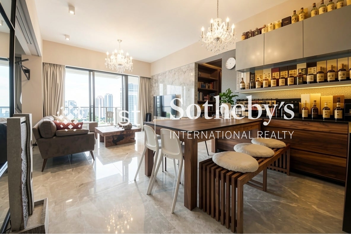 The Arch 凱旋門 | Living and Dining Room