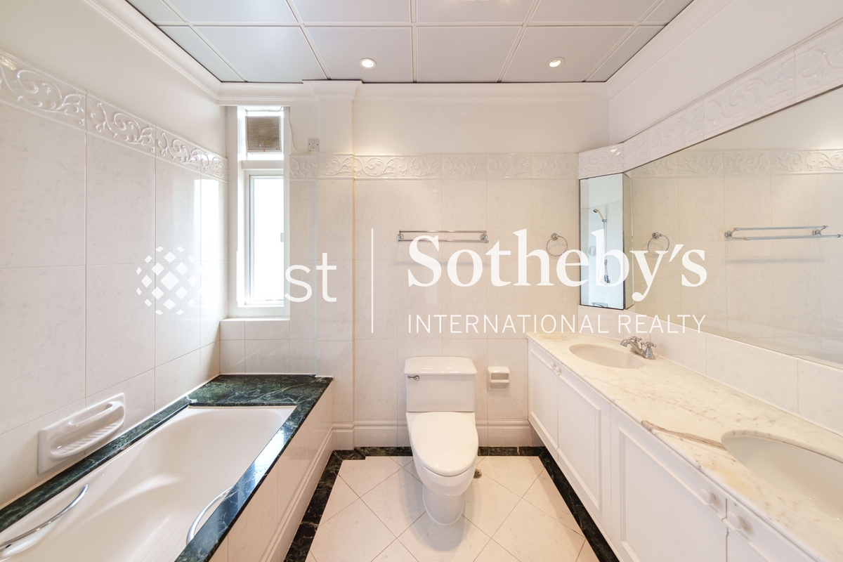 Cloud Nine 九云居 | Master Bathroom