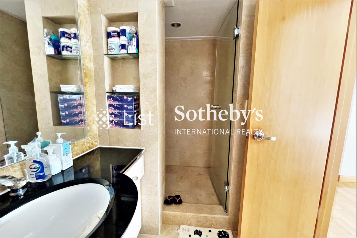 The Waterfront 漾日居 | Guest Bathroom