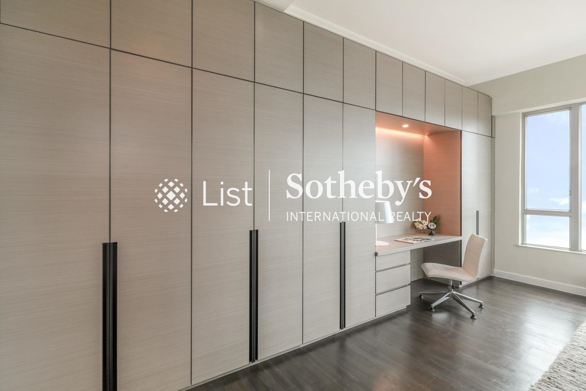 Chelsea Court 賽詩閣 | Built-in Wardrobe in Master Bedroom