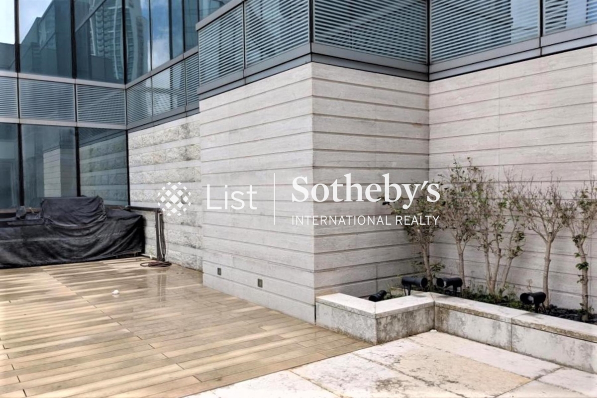 The Cullinan 天璽 | Private Terrace off Living and Dining Room