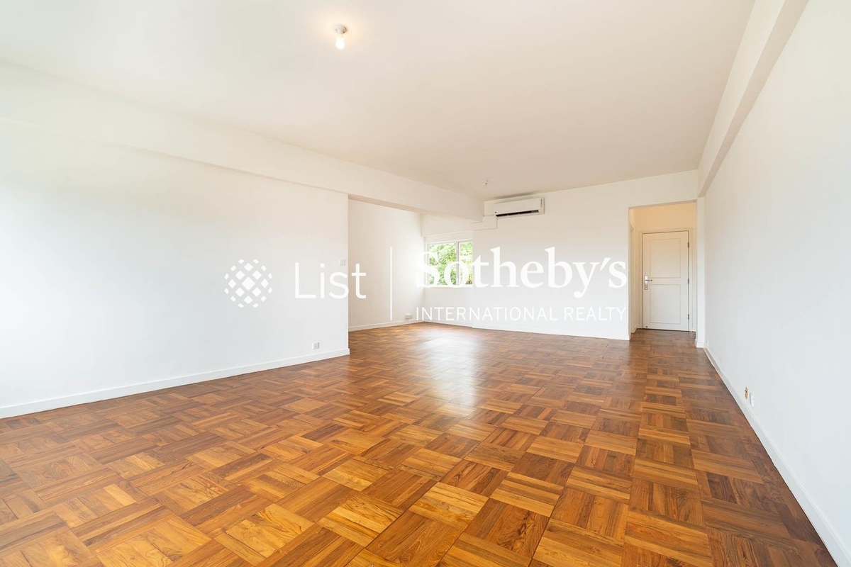 Jadebeach Villa 華翠海灣別墅 | Living and Dining Room