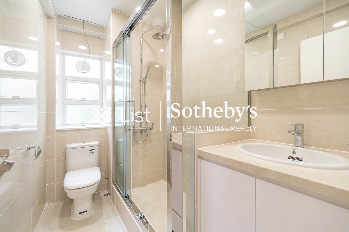 Jadebeach Villa 華翠海灣別墅 | Guest Bathroom