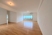 Jadebeach Villa 華翠海灣別墅 | Living and Dining Room