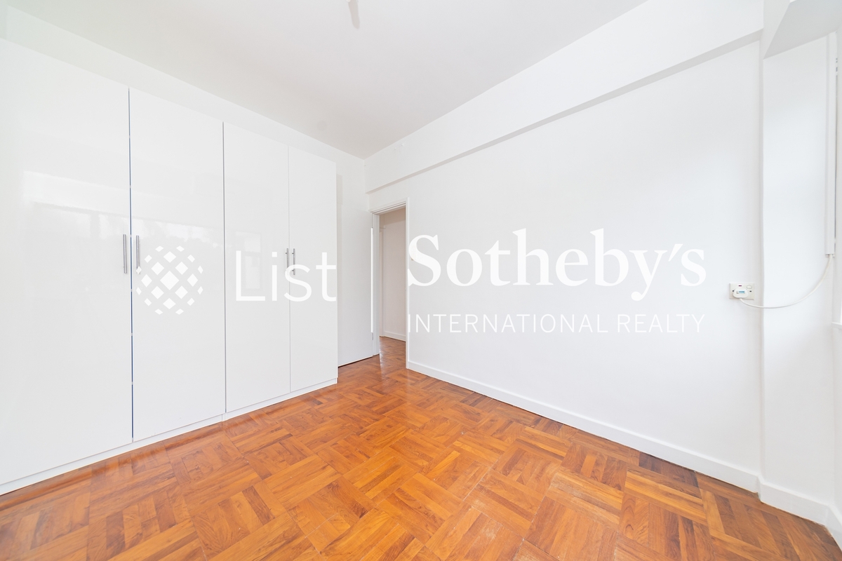 Jadebeach Villa 華翠海灣別墅 | Third Bedroom