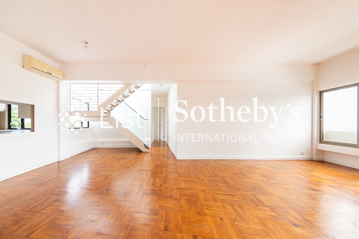 Jadebeach Villa 華翠海灣別墅 | Living and Dining Room