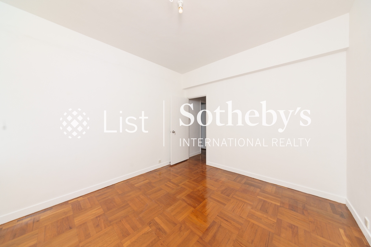 Jadebeach Villa 華翠海灣別墅 | Fourth Bedroom