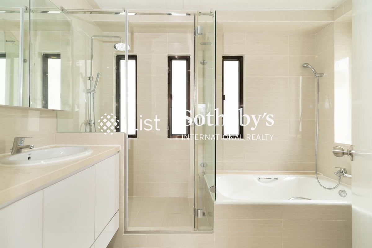 Jadebeach Villa 華翠海灣別墅 | Master Bathroom