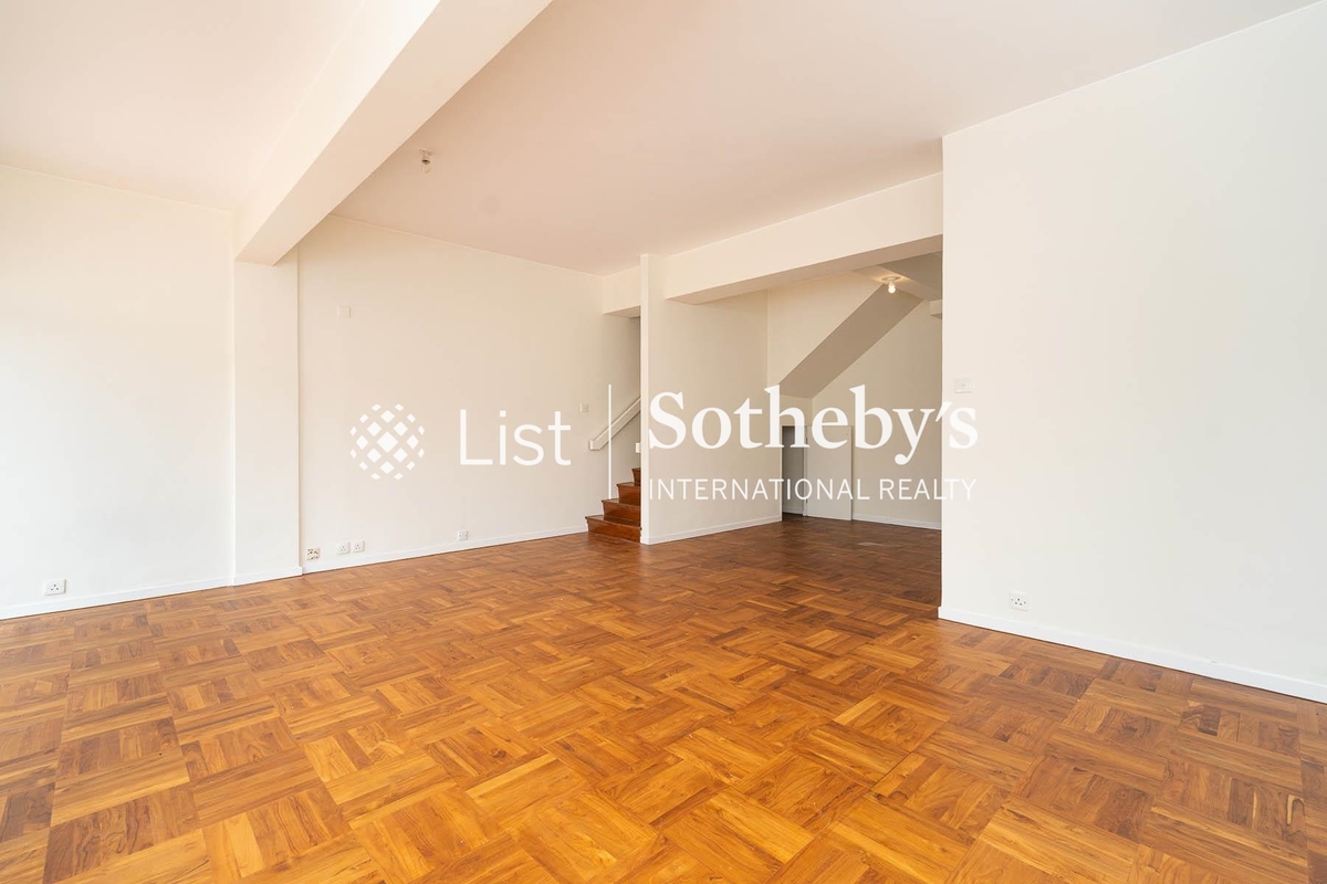 Jadebeach Villa 華翠海灣別墅 | Living and Dining Room