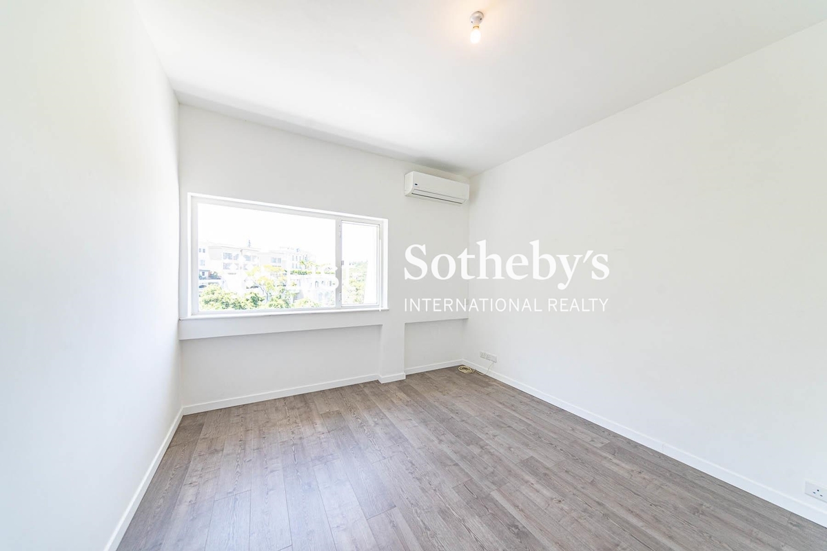 Jadebeach Villa 華翠海灣別墅 | Fourth Bedroom