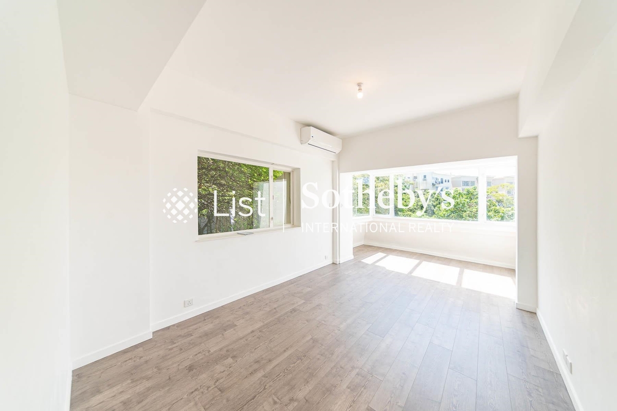 Jadebeach Villa 華翠海灣別墅 | Third Bedroom