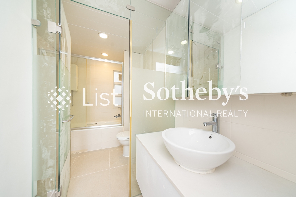 Jadebeach Villa 華翠海灣別墅 | Master Bathroom