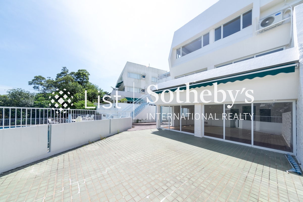 Jadebeach Villa 華翠海灣別墅 | Private Terrace off Living and Dining Room