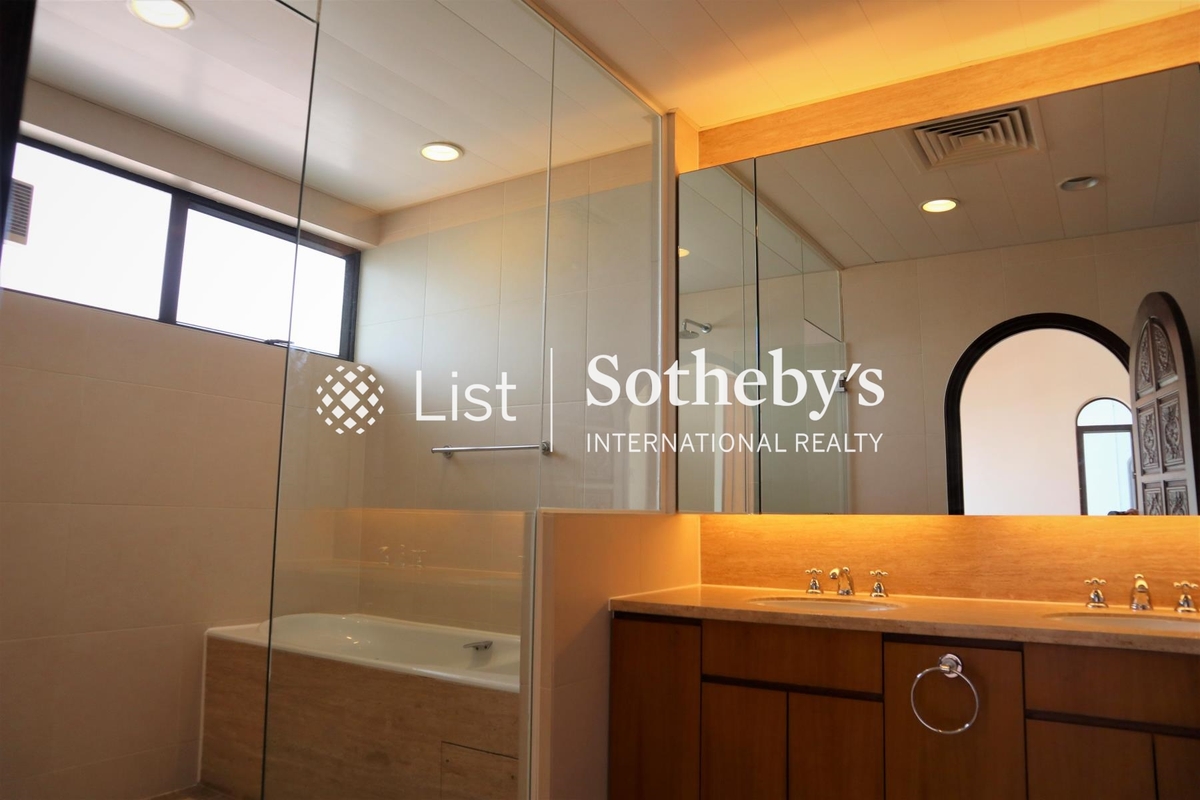 Casa Del Sol 昭陽花園 | Master Bathroom