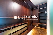 Ning Yeung Terrace 寧養臺 | Walk-in Closet in Master Bedroom