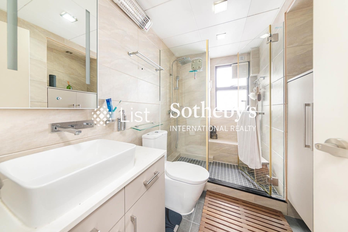 Ning Yeung Terrace 寧養臺 | Master Bathroom