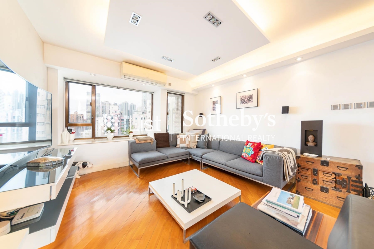 Ning Yeung Terrace 寧養臺 | Living and Dining Room