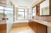 40 Peak Road 山頂道40號 | Master Bathroom