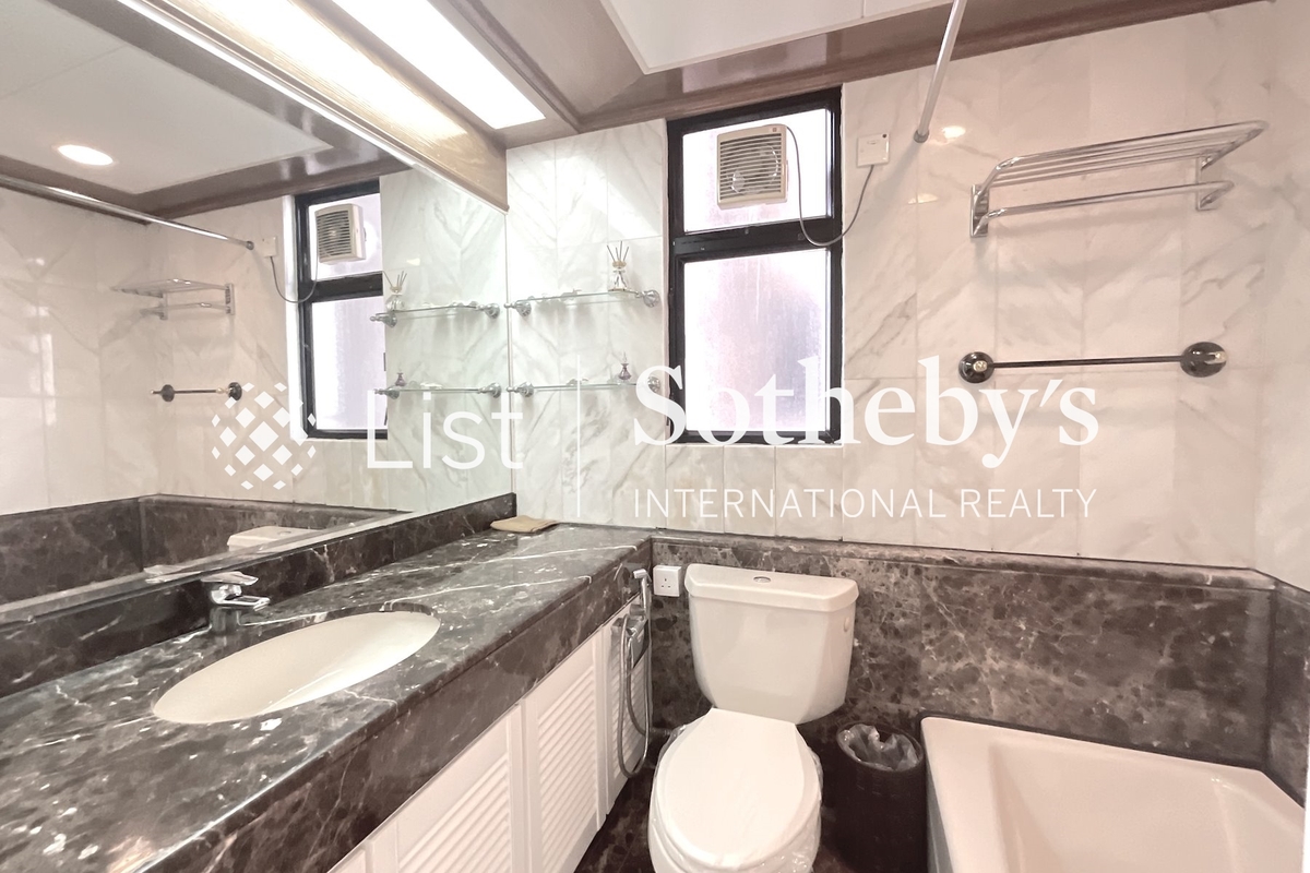 Celeste Court 蔚雲閣 | Master Bathroom