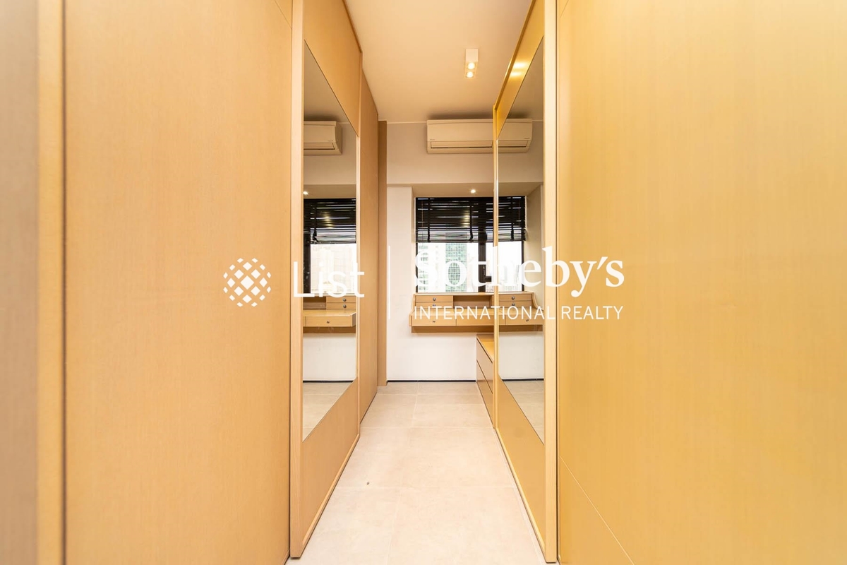 Celeste Court 蔚雲閣 | Walk-in Closet in Master Bedroom