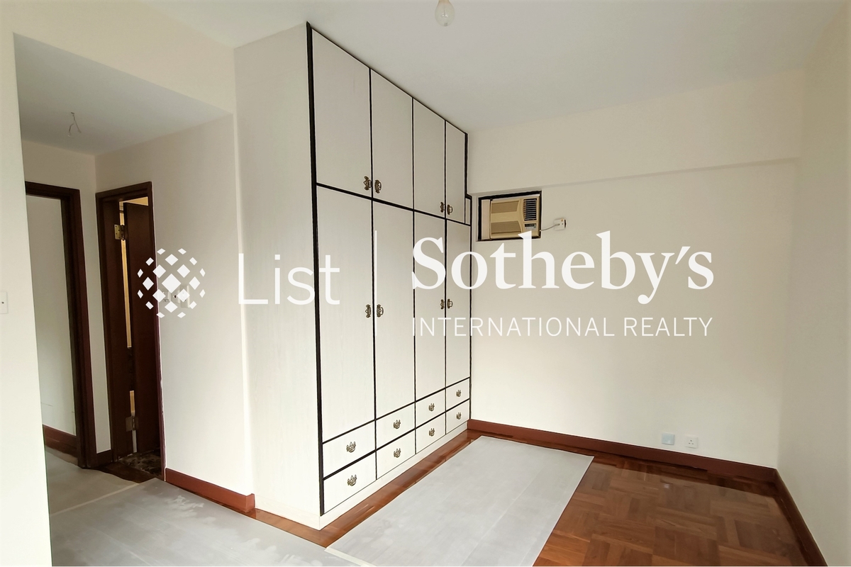Celeste Court 蔚云阁 | Built-in Wardrobe in Master Bedroom 