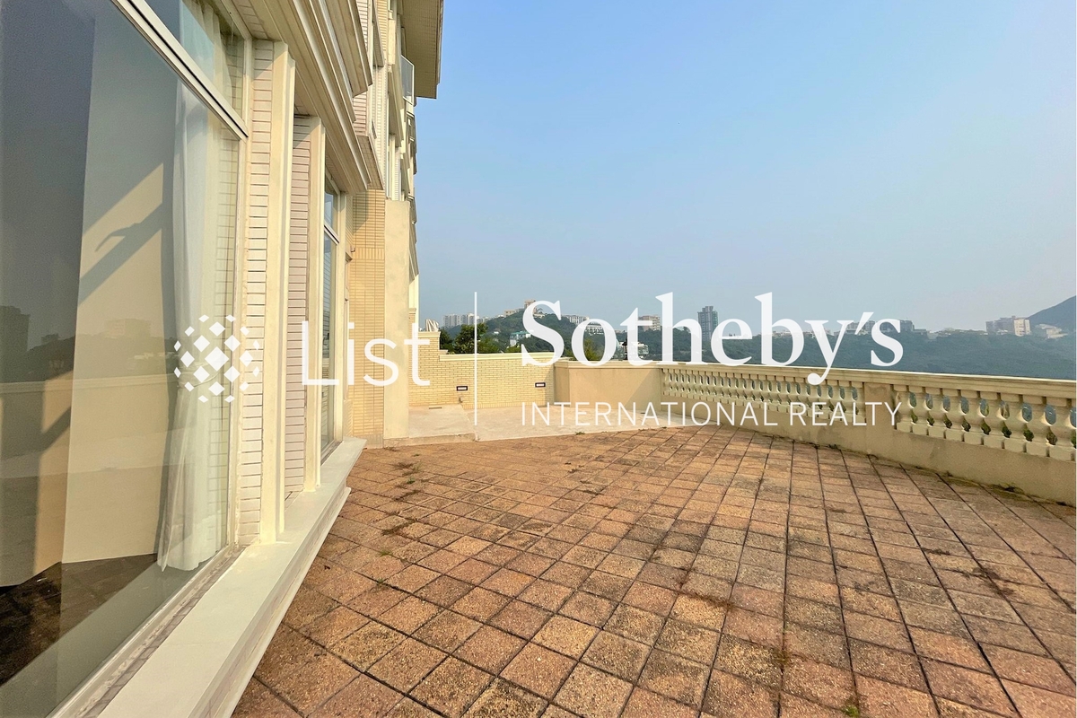 The Mount Austin The Mount Austin | Private Garden off Living and Dining Room