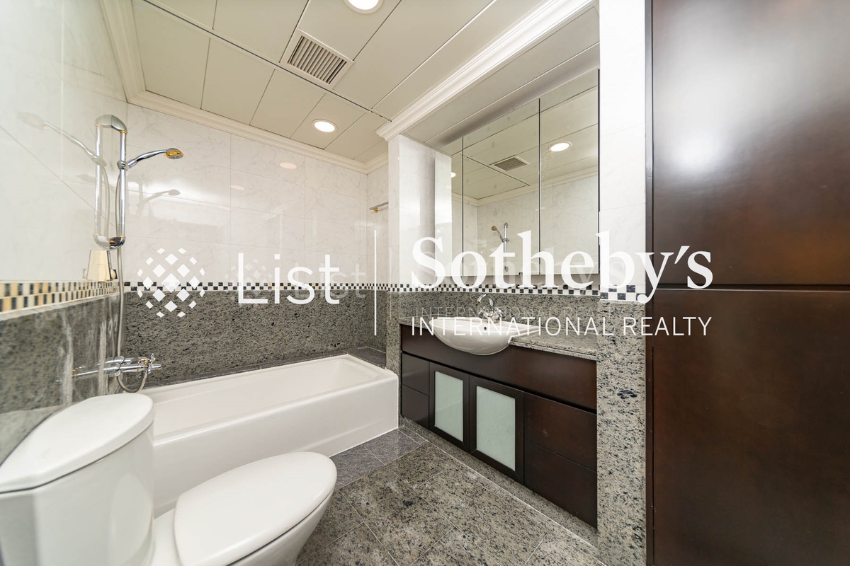 The Mount Austin The Mount Austin | Guest Bathroom