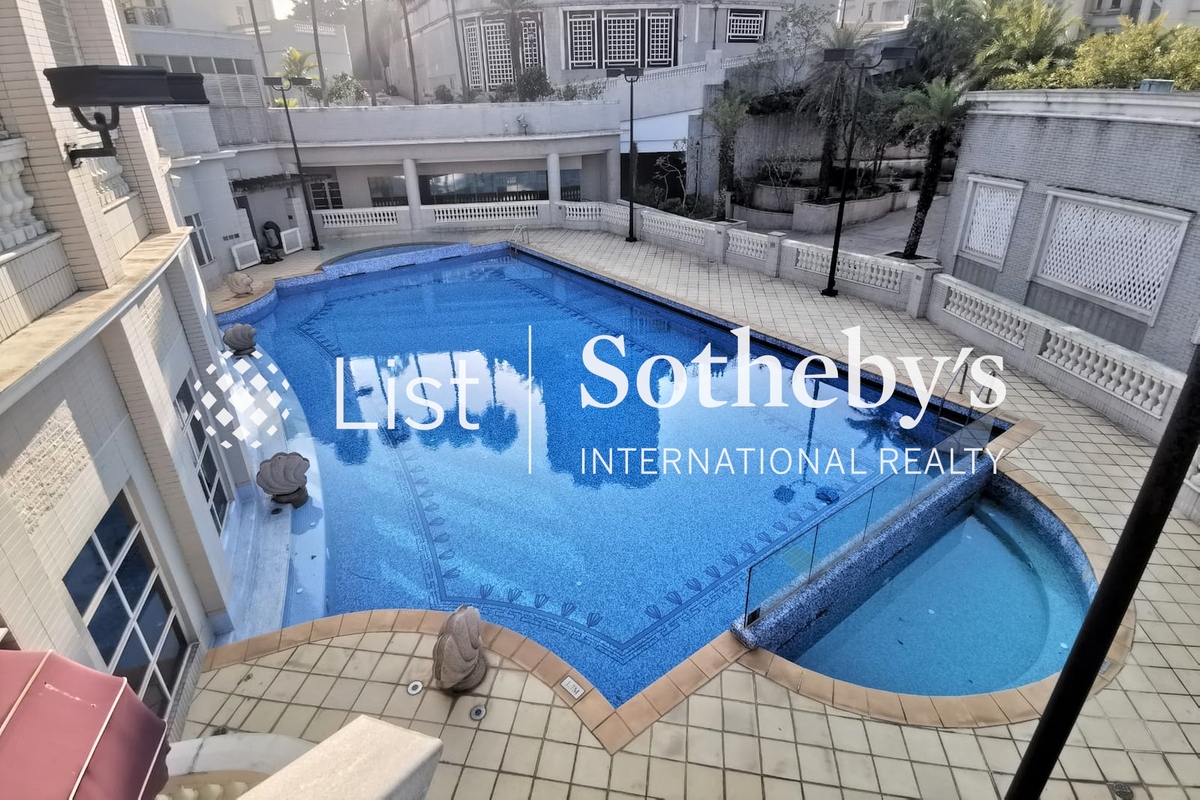 The Mount Austin The Mount Austin | Communal Swimming Pool