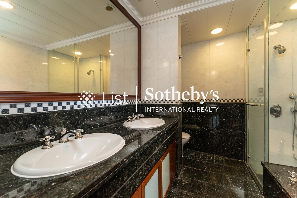 The Mount Austin The Mount Austin | Master Bathroom