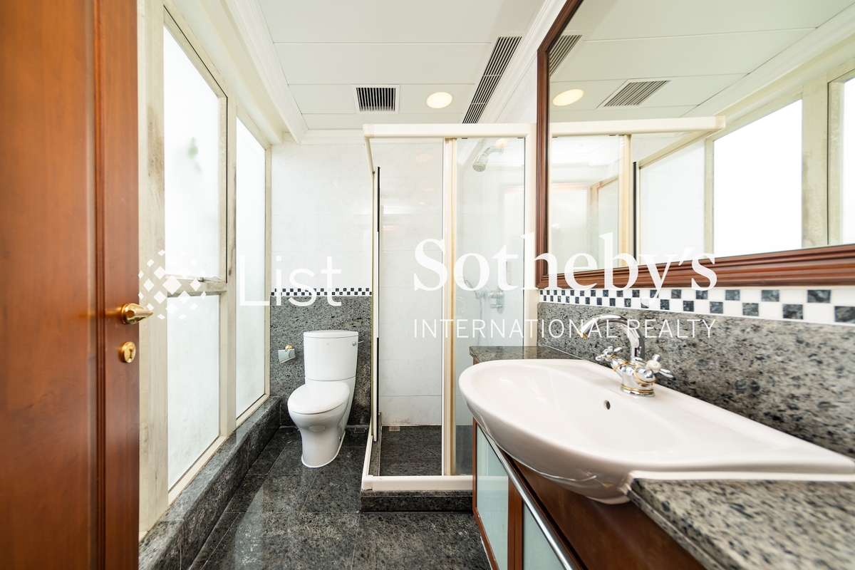 The Mount Austin The Mount Austin | Third En-suite Bathroom