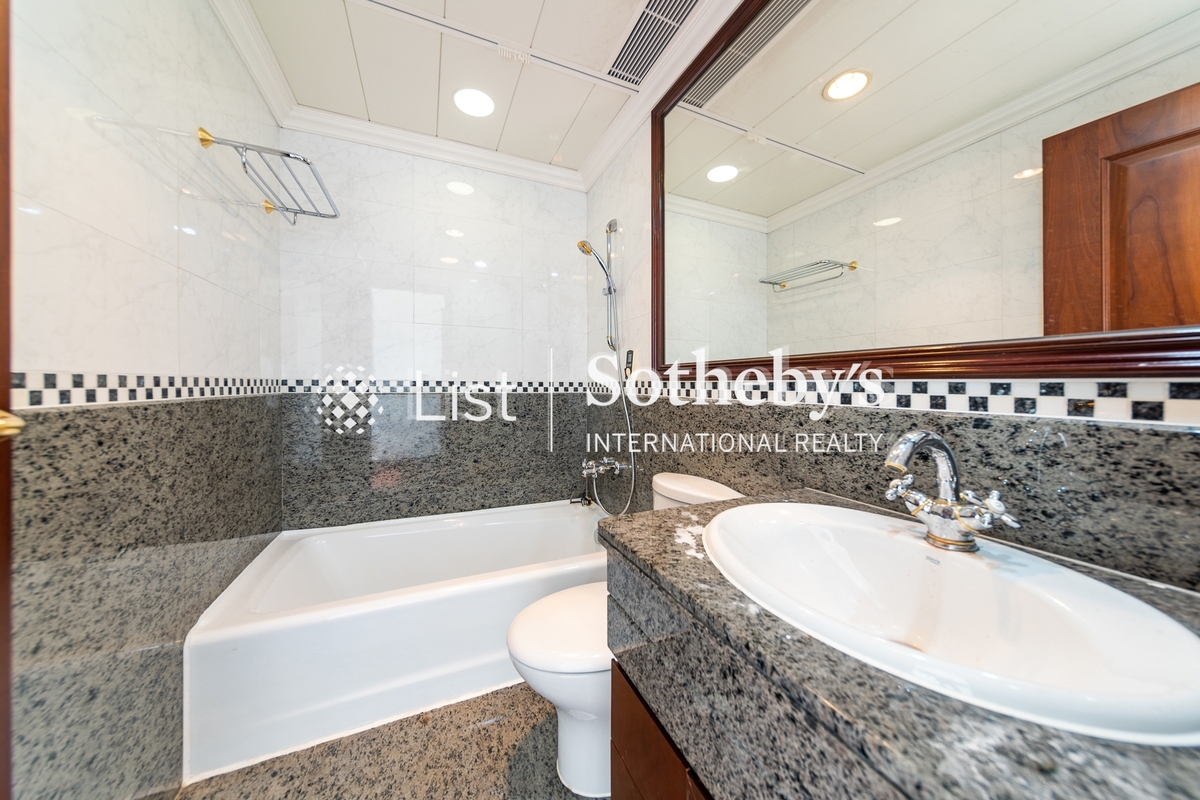 The Mount Austin The Mount Austin | Second En-suite Bathroom