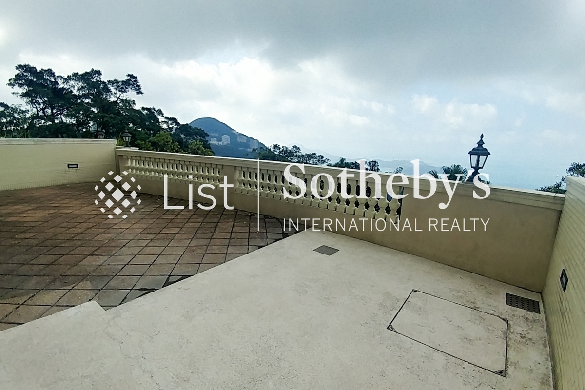 The Mount Austin The Mount Austin | Private Terrace off Living and Dining Room